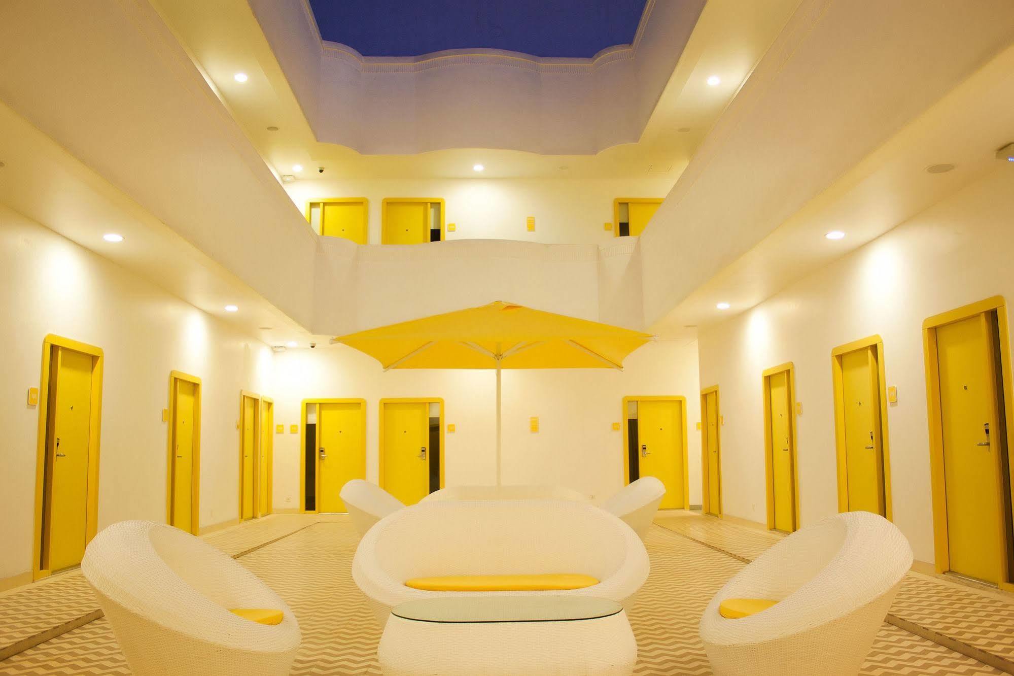 Hotel Bloomrooms @ Railway Station New Delhi